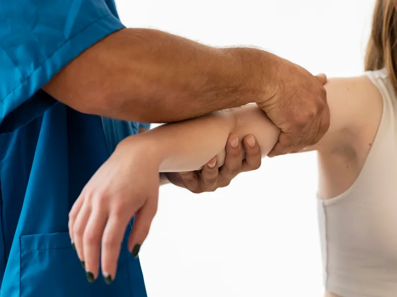 Chiropractic care for elbow pain at Wellness Revolution in Evanston