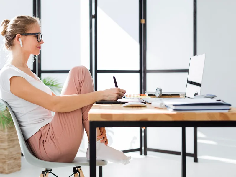 Wellness Revolution treating poor posture in Evanston