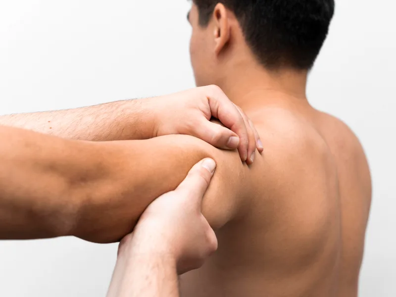 How Wellness Revolution treats rotator cuff injury in Evanston